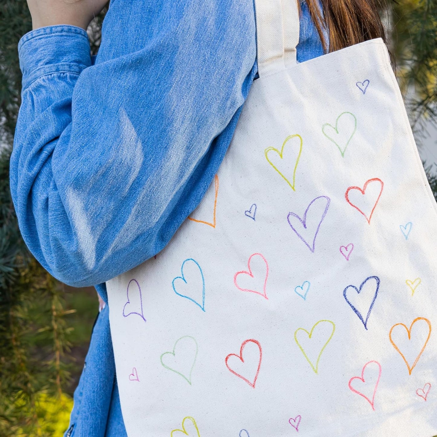 Image of Fabric Marker Design on Tote Bag Close-up | Caption-Fabric Marker Design on Tote Bag Close-up