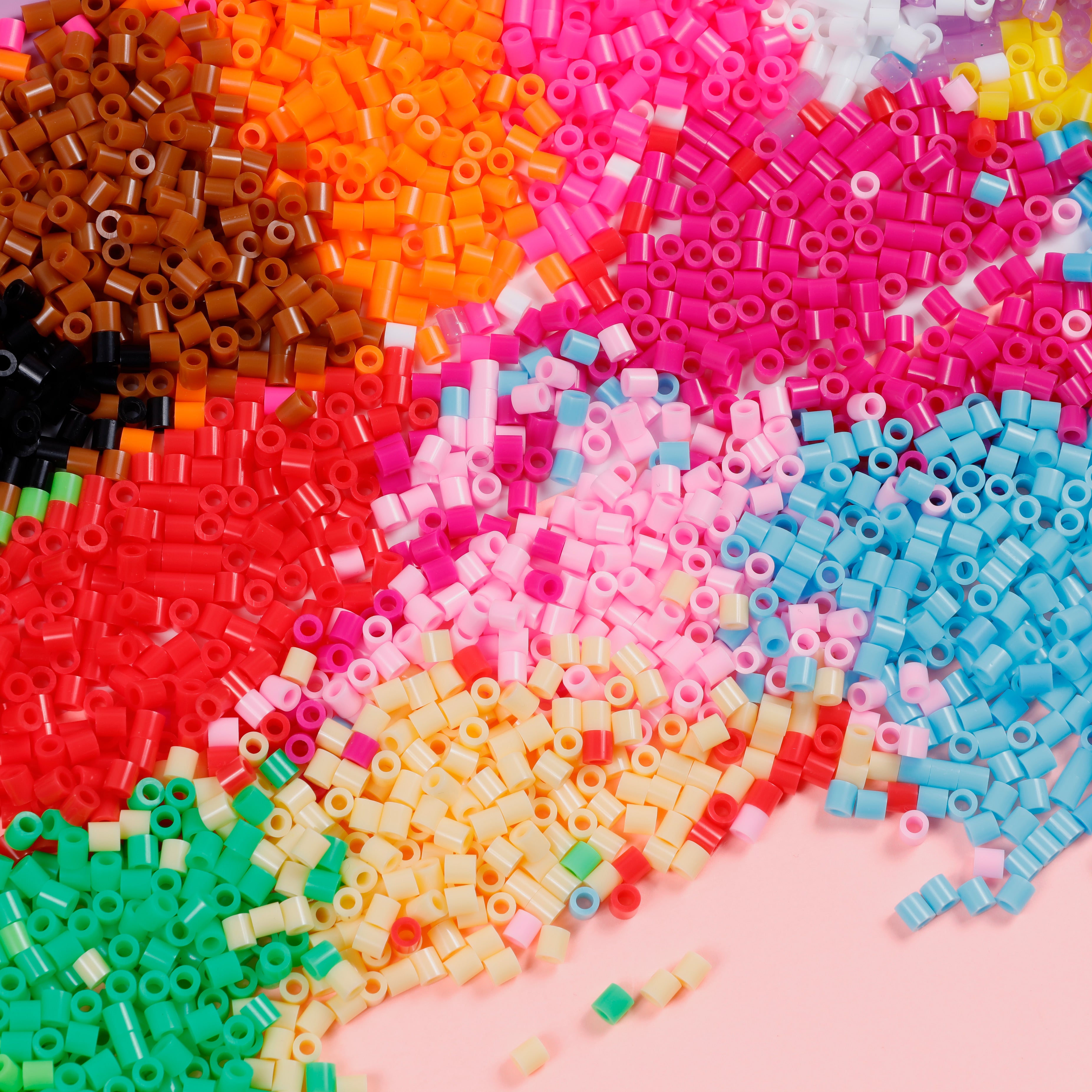 Hama Box with 4,000 Fuse Beads & Pegboards - Playpolis